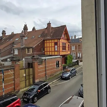 Pres De La Gare Apartment
